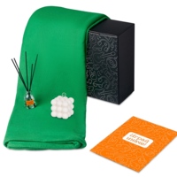 210128.03&nbsp;1818.92&nbsp;Подарочный набор с пледом, свечой и диффузором, зеленый&nbsp;278917