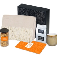 210126.08&nbsp;3396.39&nbsp;Подарочный набор «Re:y. Haven»  с пледом, кружкой и чаем&nbsp;278971