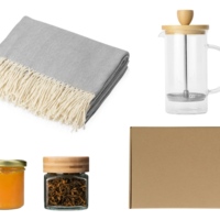 350077.02&nbsp;4076.05&nbsp;Подарочный набор с пледом, френчпрессом, чаем и вареньем, серый&nbsp;276138