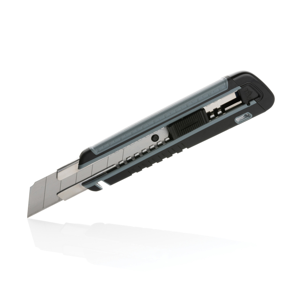 P215.172&nbsp;891.000&nbsp;Строительный нож из переработанного пластика RCS с линейкой на корпусе&nbsp;231404
